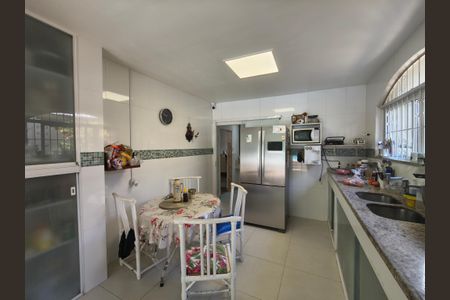 Casa de condomínio à venda com 400m², 3 quartos e 2 vagasCozinha