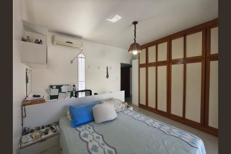 Casa de condomínio à venda com 400m², 3 quartos e 2 vagasQuarto 1