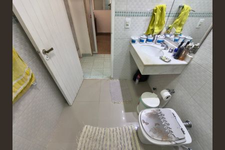 Casa de condomínio à venda com 400m², 3 quartos e 2 vagasBanheiro Social