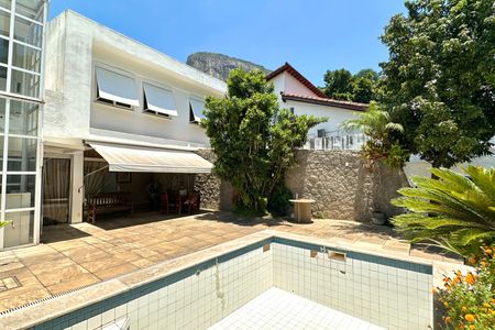 Casa à venda com 500m², 3 quartos e 2 vagas