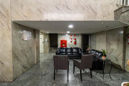 Apartamento à venda com 146m², 3 quartos e 1 vaga Apartamento à venda com 146m², 3 quartos e 1 vagaHall social