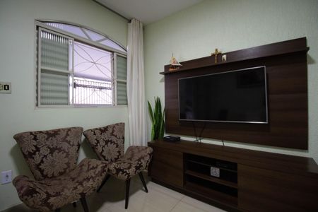 Casa para alugar com 150m², 3 quartos e 6 vagas Casa para alugar com 150m², 3 quartos e 6 vagasSala 1