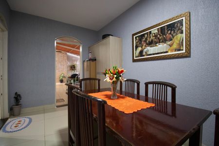 Sala 1 de casa para alugar com 3 quartos, 96m² em Q 604, Brasília