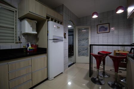 Casa para alugar com 150m², 3 quartos e 6 vagas Casa para alugar com 150m², 3 quartos e 6 vagasCozinha