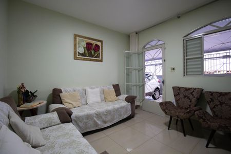 Sala 1 de casa para alugar com 3 quartos, 96m² em Q 604, Brasília