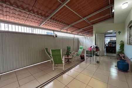 Casa para alugar com 150m², 3 quartos e 6 vagas Casa para alugar com 150m², 3 quartos e 6 vagasVaranda