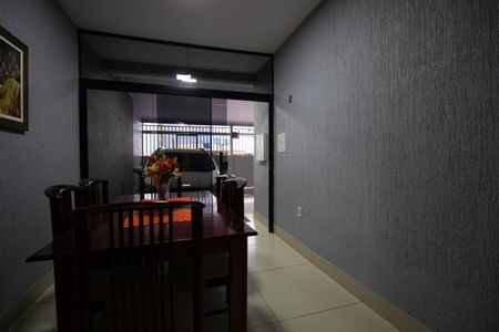 Casa para alugar com 150m², 3 quartos e 6 vagas Casa para alugar com 150m², 3 quartos e 6 vagasSala 1