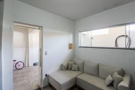 Sala de casa para alugar com 3 quartos, 90m² em Minas Caixa, Belo Horizonte