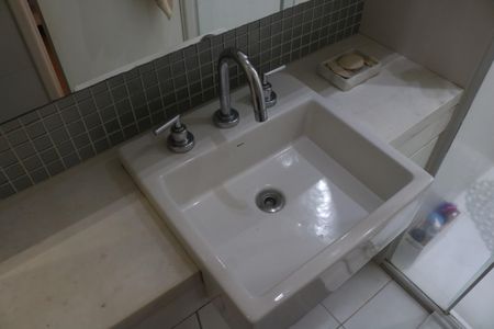 Apartamento à venda com 97m², 3 quartos e 2 vagasBanheiro 2