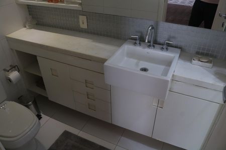 Apartamento à venda com 97m², 3 quartos e 2 vagasBanheiro 1