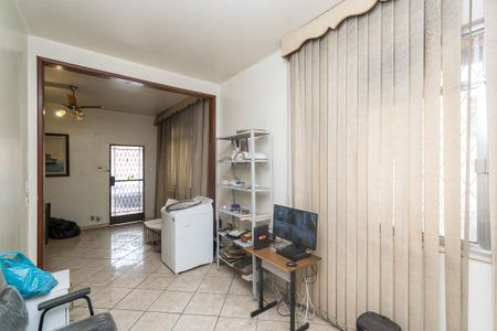 Casa frente - Sala de casa à venda com 5 quartos, 300m² em Brás de Pina, Rio de Janeiro