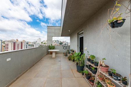 Apartamento para alugar com 116m², 2 quartos e 3 vagasVaranda