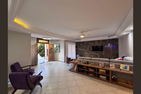 Sala de casa de condomínio para alugar com 4 quartos, 310m² em Recreio dos Bandeirantes, Rio de Janeiro