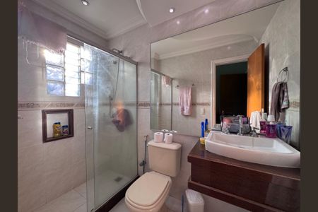 Casa de condomínio para alugar com 310m², 4 quartos e 1 vaga Casa de condomínio para alugar com 310m², 4 quartos e 1 vagaSuíte 3 - Banheiro