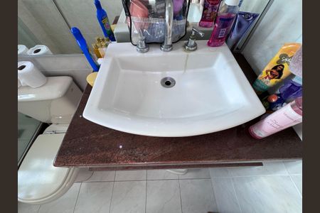 Casa de condomínio para alugar com 310m², 4 quartos e 1 vaga Casa de condomínio para alugar com 310m², 4 quartos e 1 vagaSuíte 3 - Banheiro