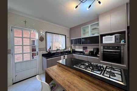 Casa de condomínio para alugar com 310m², 4 quartos e 1 vaga Casa de condomínio para alugar com 310m², 4 quartos e 1 vagaCozinha