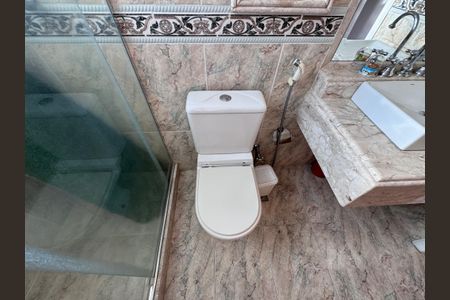 Casa de condomínio para alugar com 310m², 4 quartos e 1 vaga Casa de condomínio para alugar com 310m², 4 quartos e 1 vagaSuíte 4 - Banheiro