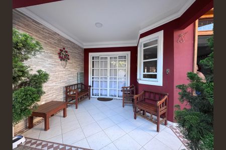 Casa de condomínio para alugar com 310m², 4 quartos e 1 vaga Casa de condomínio para alugar com 310m², 4 quartos e 1 vagaÁrea externa