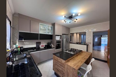 Casa de condomínio para alugar com 310m², 4 quartos e 1 vaga Casa de condomínio para alugar com 310m², 4 quartos e 1 vagaCozinha