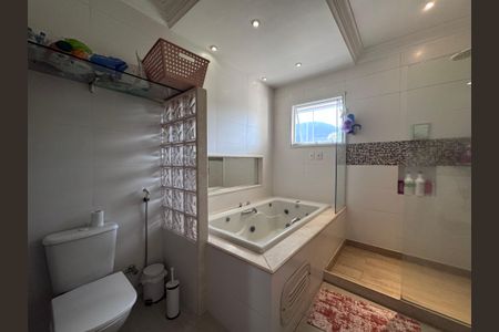 Casa de condomínio para alugar com 310m², 4 quartos e 1 vaga Casa de condomínio para alugar com 310m², 4 quartos e 1 vagaSuíte 1 - Banheiro