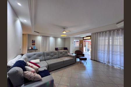 Sala de casa de condomínio para alugar com 4 quartos, 310m² em Recreio dos Bandeirantes, Rio de Janeiro