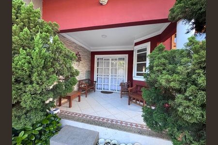 Casa de condomínio para alugar com 310m², 4 quartos e 1 vaga Casa de condomínio para alugar com 310m², 4 quartos e 1 vagaÁrea externa