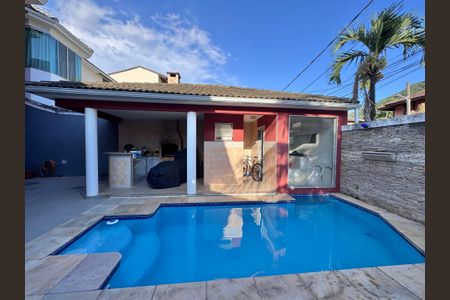 Casa de condomínio para alugar com 310m², 4 quartos e 1 vaga Casa de condomínio para alugar com 310m², 4 quartos e 1 vagaÁrea externa