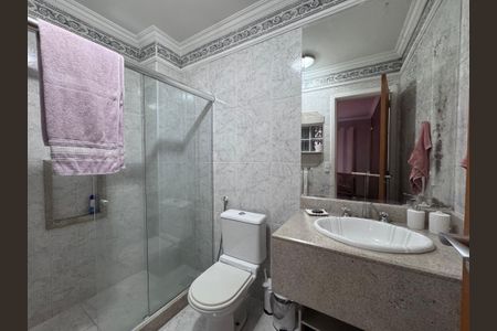 Casa de condomínio para alugar com 310m², 4 quartos e 1 vaga Casa de condomínio para alugar com 310m², 4 quartos e 1 vagaSuíte 2 - Banheiro