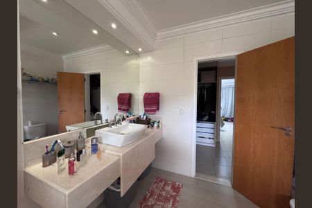 Casa de condomínio para alugar com 310m², 4 quartos e 1 vaga Casa de condomínio para alugar com 310m², 4 quartos e 1 vagaSuíte 1 - Banheiro