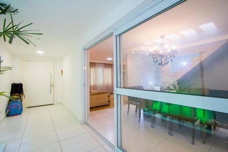 Casa à venda com 224m², 3 quartos e 2 vagasCorredor