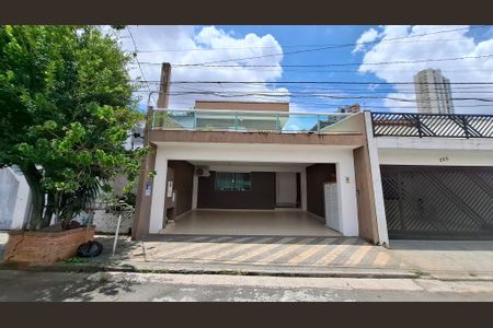 Casa à venda com 224m², 3 quartos e 2 vagasFachada