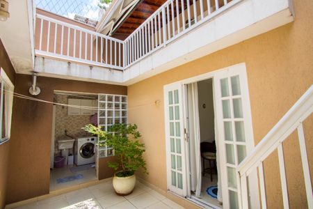 Casa à venda com 224m², 3 quartos e 2 vagasQuintal