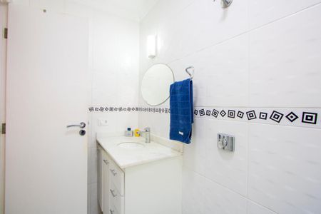 Casa à venda com 224m², 3 quartos e 2 vagasBanheiro do quarto 2