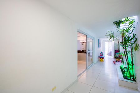 Casa à venda com 224m², 3 quartos e 2 vagasCorredor
