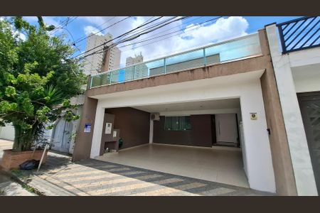Casa à venda com 224m², 3 quartos e 2 vagasFachada