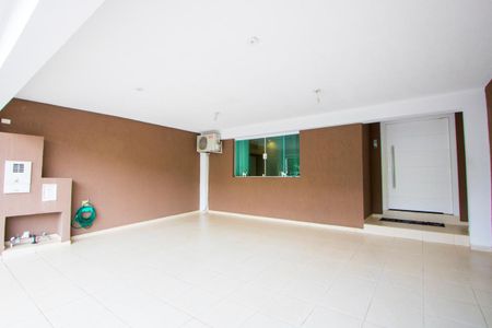 Casa à venda com 224m², 3 quartos e 2 vagasGaragem