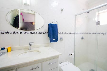 Casa à venda com 224m², 3 quartos e 2 vagasBanheiro do quarto 2