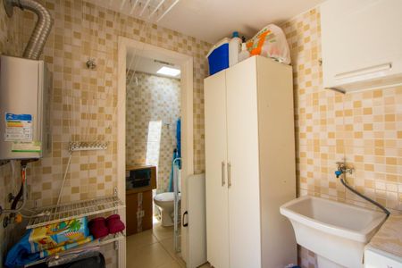 Casa à venda com 224m², 3 quartos e 2 vagasÁrea de serviço