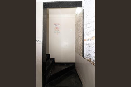 Casa de condomínio para alugar com 72m², 2 quartos e sem vagaEscada