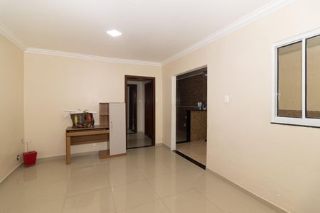 Sala de casa de condomínio para alugar com 2 quartos, 72m² em Cascadura, Rio de Janeiro