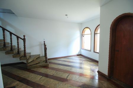 Casa à venda com 3 quartos, 282m² em Vila Regente Feijó, São Paulo