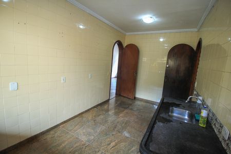 Casa à venda com 282m², 3 quartos e 5 vagas