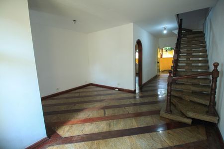 Casa à venda com 282m², 3 quartos e 5 vagas