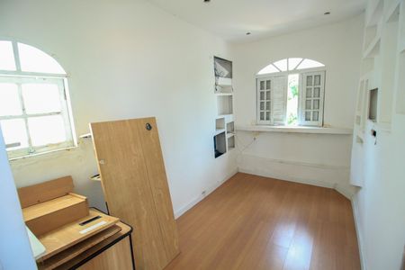 Casa à venda com 282m², 3 quartos e 5 vagas