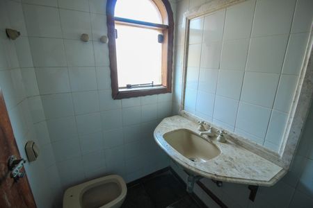 Casa à venda com 282m², 3 quartos e 5 vagas