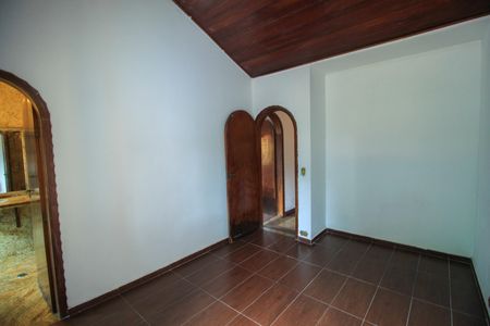 Casa à venda com 282m², 3 quartos e 5 vagas