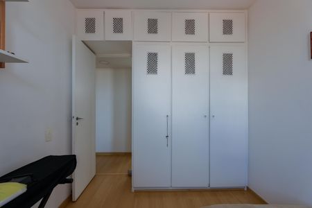 Apartamento à venda com 96m², 4 quartos e 1 vaga Apartamento à venda com 96m², 4 quartos e 1 vagaQuarto 2
