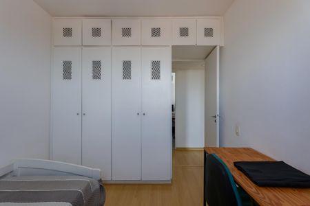 Apartamento à venda com 96m², 4 quartos e 1 vaga Apartamento à venda com 96m², 4 quartos e 1 vagaQuarto 3