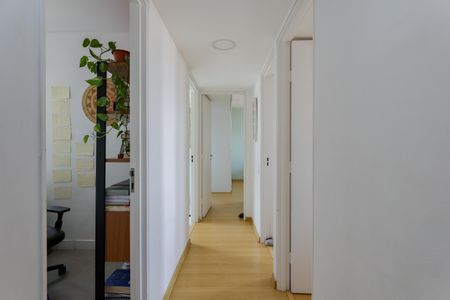 Apartamento à venda com 96m², 4 quartos e 1 vaga Apartamento à venda com 96m², 4 quartos e 1 vagaCorredor