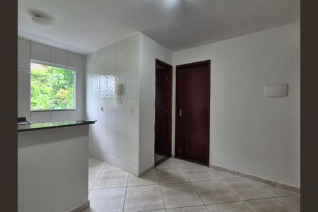 Sala  de apartamento para alugar com 1 quarto, 45m² em Recreio dos Bandeirantes, Rio de Janeiro